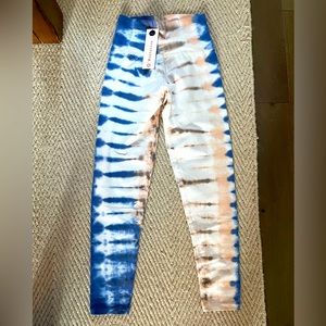 New with Tags XCVI Active Leggings Size S Wearables Tie Dye